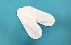 Тапочки на жесткой подошве теперь в белом цвете